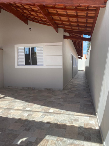 Imagem 8 de 11 de Casa Na Praia De Mongaguá Com Piscina Ref. 667