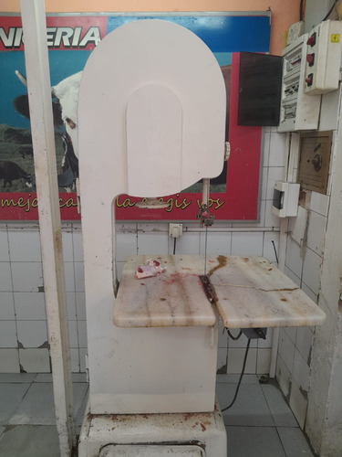 Fondo De Comercio Granja Y Carniceria Con Vivienda. (se Escuchan Ofertas Razonables)