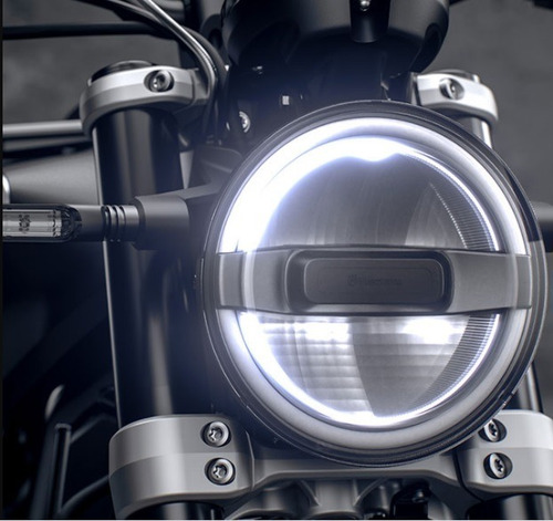 Ktm Duke 200 No Husqvarna Svartpilen 200 Con Abs