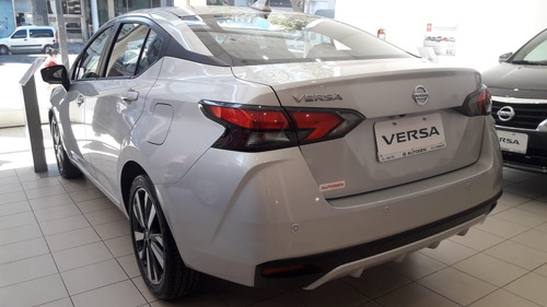 Imagen 13 de 15 de Nissan Versa Exclusive Cvt