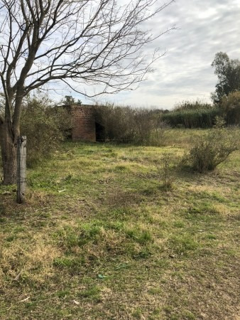 Lote De 20 X 28 Con Escritura En Lezica Y Torrezuri