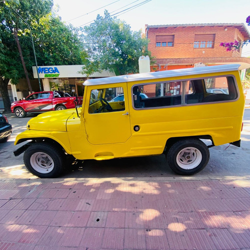 Jeep 1970 Carrozado Largo 