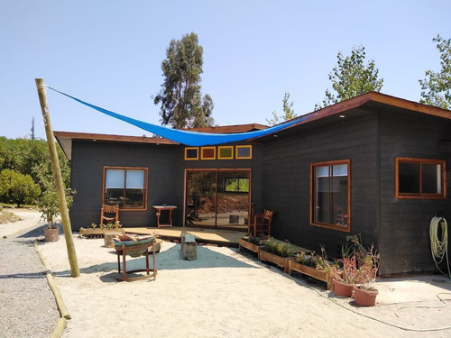 Casa En Venta De 5 Dorm. En Limache