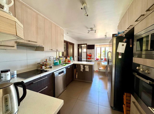 Maravillosa Casa Inglesa En Condominio Con Lindo Jardín
