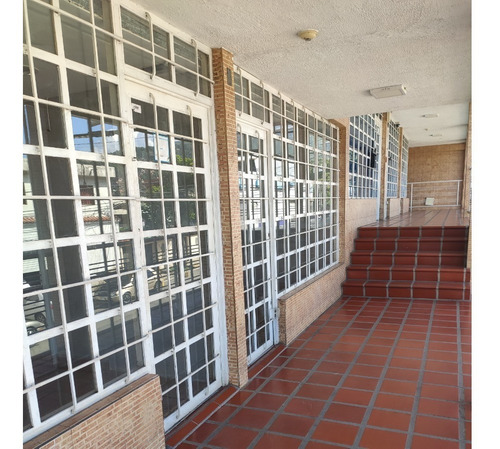 Imagen 2 de 4 de Se Alquila Oficina En Urb Weekend Cerca Aeropuerto