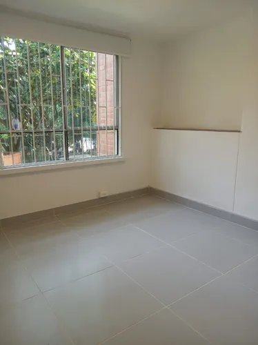 Apartamento En La Inferior Con Los Parra (poblado)