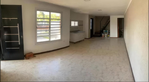 Dúplex En Venta- 3 Dormitorios 2 Baños- 80m2 -marcos Paz