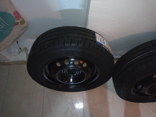 Imagen 5 de 7 de 2 Neumaticos Con Llanta De Chapa Nuevos!!!