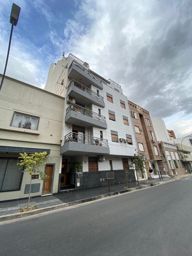 Departamento En Venta Alberdi, 2 Dormitorios