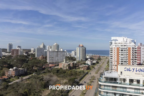 Apartamento En Venta Y Alquiler En Mansa Punta Del Este, 3 Dormitorios, 4 Baños