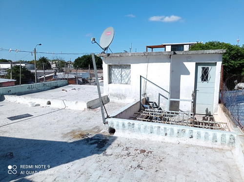 Inmobiliaria Vende Casa En Barrio Perez Castellanos