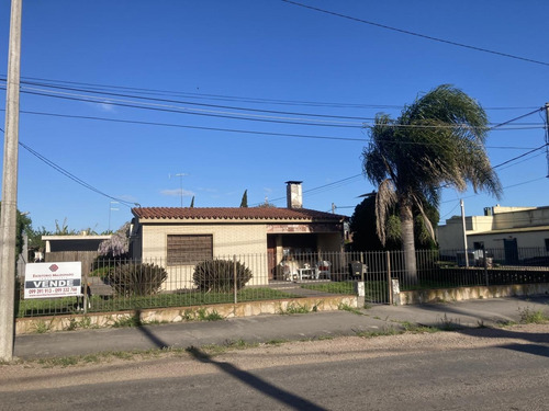 Imagen 3 de 12 de Hermosa Casa Muy Bien Ubicada En Tala