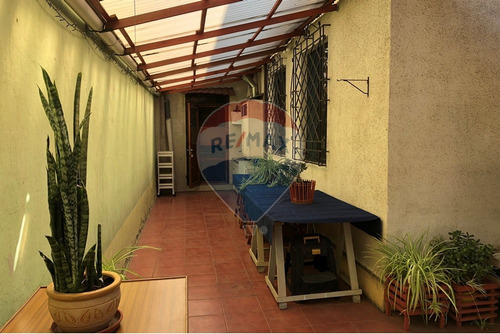 Imponente Casa En El Corazón De Ñuñoa