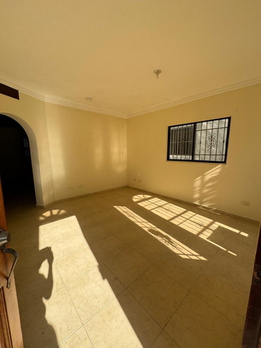 Se Vende Casa En San Pedro De Macoris Cerca Del Supermercado Jumbo