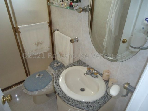 Imagen 21 de 28 de Mayerling Gonzalez Bm Vende Casa Lagunita Country Club Mls #23-4328