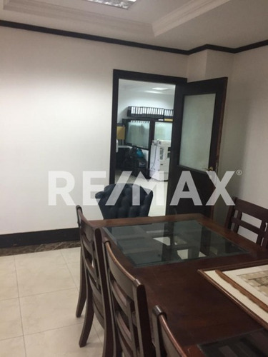 Imagen 2 de 11 de Se Alquila Oficina En Juanico, Edificio Torre Juanico