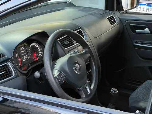 Imagen 12 de 16 de Volkswagen Fox 1.6 Trendline 5ptas /// 2013 - 88.000km