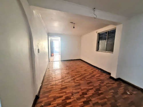 Real Oportunidad Inversión! 12 Dorm. 6 Baños, 3 Deptos Inter