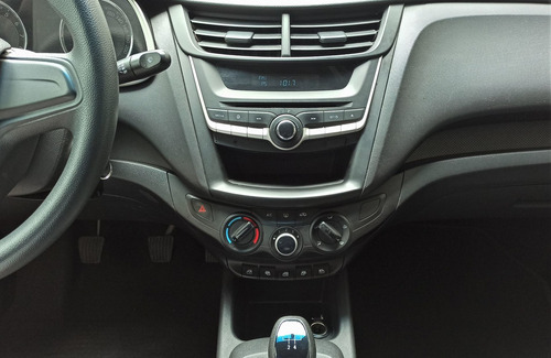 Imagen 12 de 15 de Chevrolet Aveo 2018 1.5 Ls Mt