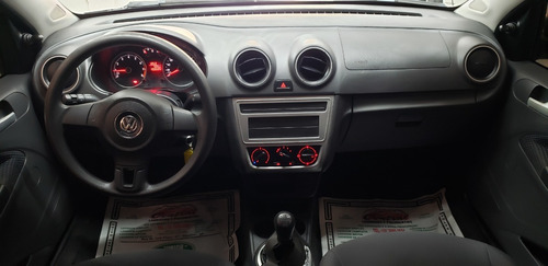 Imagem 8 de 13 de Vw Voyage 1.0 Trend Prata 2016 Flex