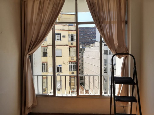 Imagem 9 de 30 de Apartamento Todo Reformado Com: Dois Quartos, Sala Um Banheiro Social E Dependência. - Ap5595