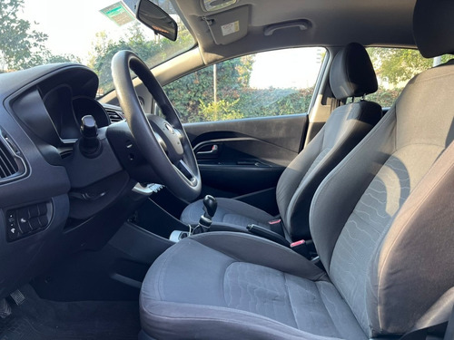 Imagen 13 de 15 de Kia Rio 5 Ex 1.4