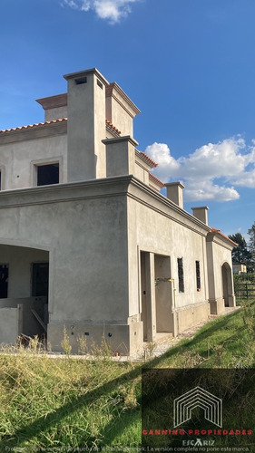 Imagen 3 de 12 de Casa En Venta Barrio El Rebenque Canning Con Pileta