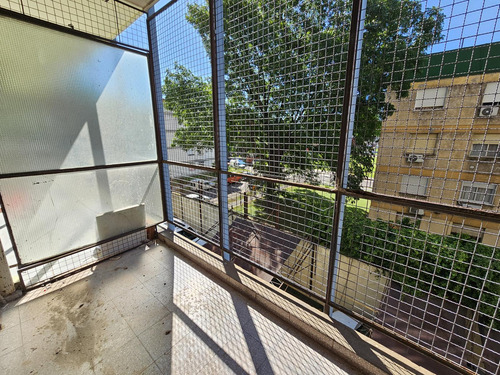 Departamento De 4 Ambientes Con Cochera Descubierta En Venta! Apto Crédito!