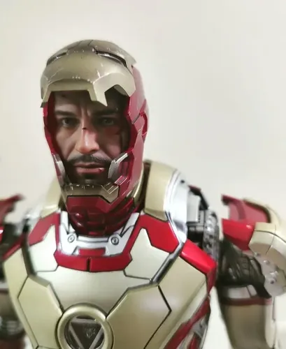 yasuhiro oyamadaマークXLIIとマーク71/6 2点セット Iron Man - Hot Toys - Mark Xlii - Diecast - 1/6 Mark 42 | MercadoLivre