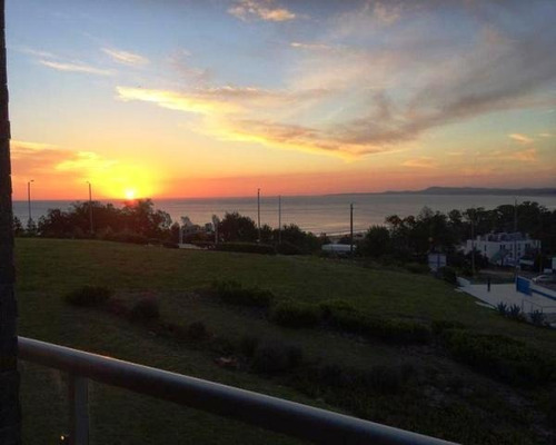 Apartamento En Venta De 2 Dormitorios En Punta Ballena