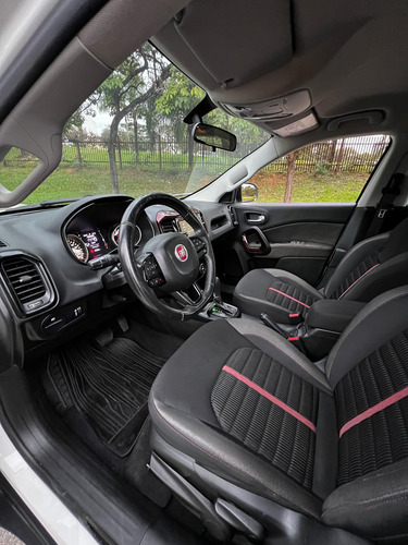 Fiat Toro 1.8 16v Freedom Flex 4x2 Aut. 4p