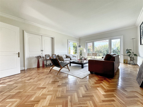 Casa En Arriendo De 6 Dorm. En Lo Barnechea