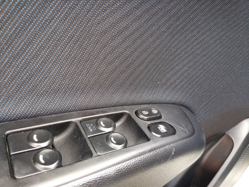 Imagem 12 de 15 de Hyundai Hb20 2013 1.6 Comfort Flex 5p