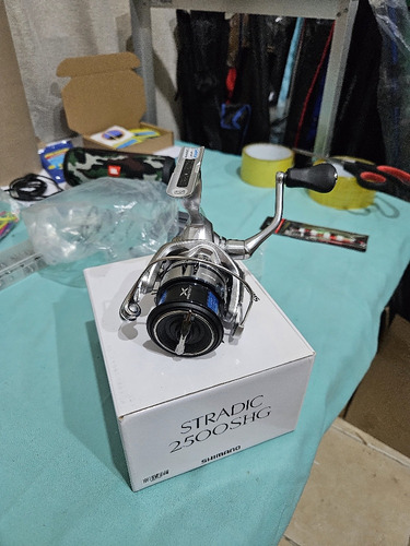 Carrete Spinning Shimano Stradic 2500shg Rel 6.0:1