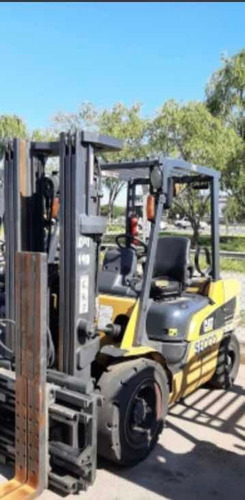 Imagen 6 de 25 de Autoelevador Cat Gp35nm 3500kg Torre Alta 6mts