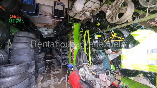 Local En Venta Ubicado En Cabudare Centro, Codigo 2 5 2 0 1 6 4, Mildred, Excelente Local Comercial, Tiene Acceso Por Las Dos Avenidas Principales, Ideal Para Cualquier Rubro, Cuena Con Santamaria
