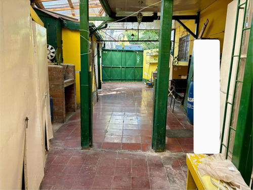 Excelente Ubicación, 6 Dormitorios, 4 Baños, Sólida, 5 Norte