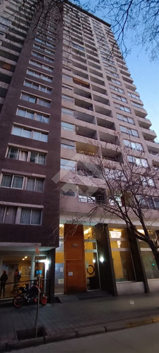 Departamento En Venta De 2 Dorm.2 Baños En Santiago