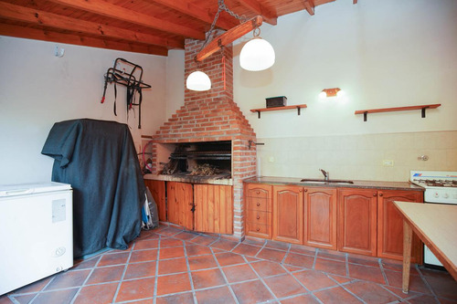Venta | Amplio Duplex De 3 Dormitorios Playroom. Jardín Propio.