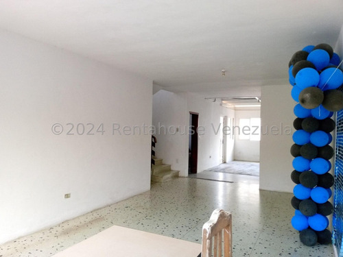 Casa Quinta,calle Cerrada De Dos Niveles 24-19753