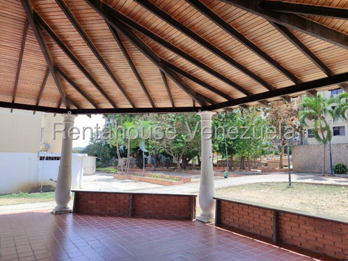 María E. Vende Cómodo Y Fresco Apartamento En Las Guacamayas, Lara#25-17031**