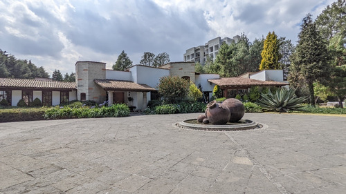 Casa En Venta En Metepec Con Gran Terreno