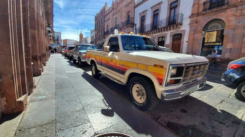 Ford F-150 Explorer V8 302