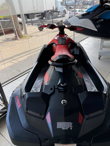 Sea Doo Spark Trixx 2up 8hs Blutooth Año 2022 - Test Drive