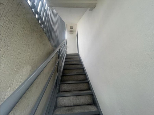 Local Comercial Para Concesionario En Alquiler Gr