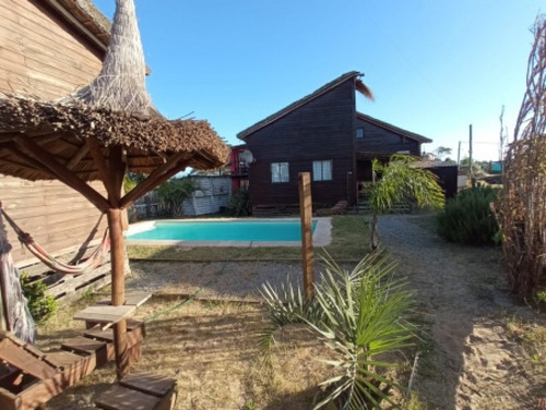 Complejo De Cabañas En Barrio Rivero - Punta Del Diablo