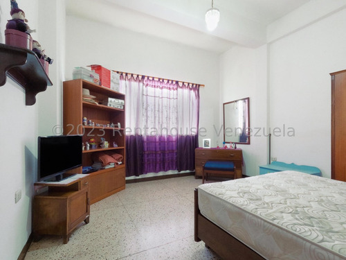 Edificios Comercial En Venta En Centro Barquisimeto Lara -- %%m-c-t%% Cod. 24 Guion 5 3 8 1