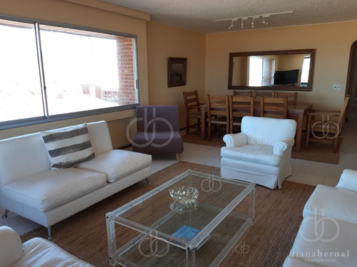 Imagen 7 de 20 de Apartamento En Venta Y Alquiler, Parada 1 Primera Línea De Playa Brava - Ref: 54414