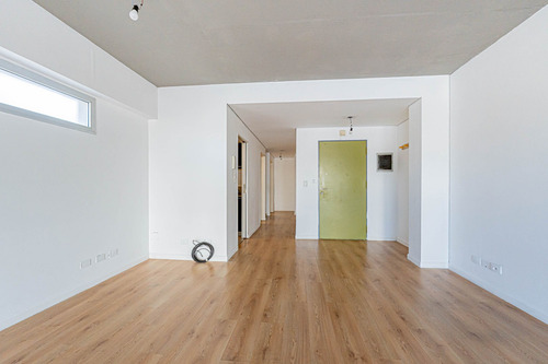 Oficina Comercial - Apta Show Room - Cochera Fija