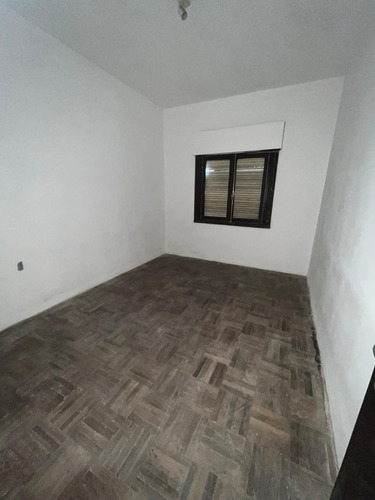 Buena Casa Sobre Barros Arana Casi José Belloni.